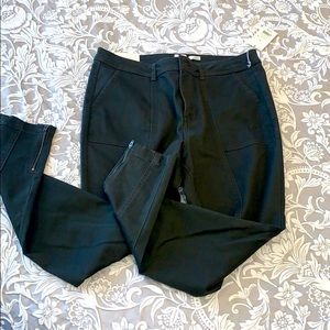 NEW Green skinny pants w/ pockets